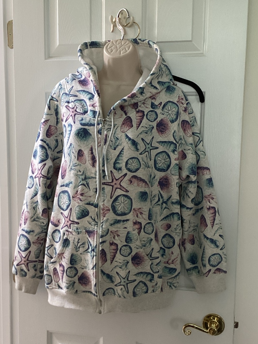SM Wardrobe full zip coastal themed hoodie.  
Kangaroo pocket. XL